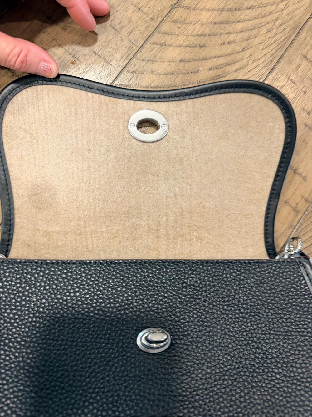 Coachtopia Wavy Dinkey black Pebble Leather Crossbody with acrylic chain. - Picture 12 of 12